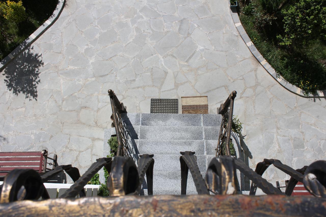 Hotel Mimino Tbilisi Exterior foto